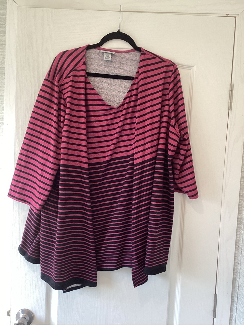 Catherines Pink and Black Striped V-Neck blouse 2X EUC